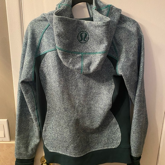 Lululemon Hoody (Women’s) - Picture 2 of 3